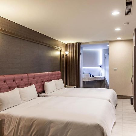Maple Hotel Second Branch Tchaj-nan Exteriér fotografie