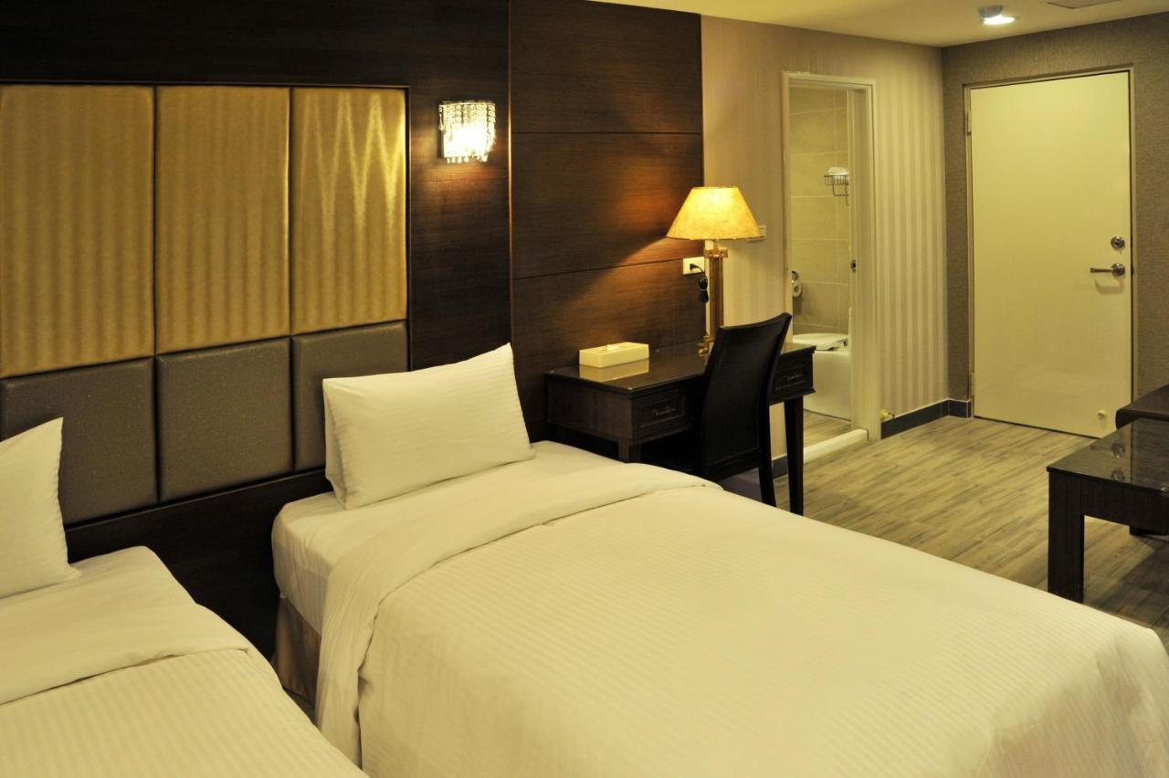 Maple Hotel Second Branch Tchaj-nan Exteriér fotografie
