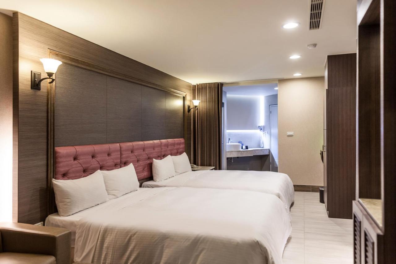 Maple Hotel Second Branch Tchaj-nan Exteriér fotografie